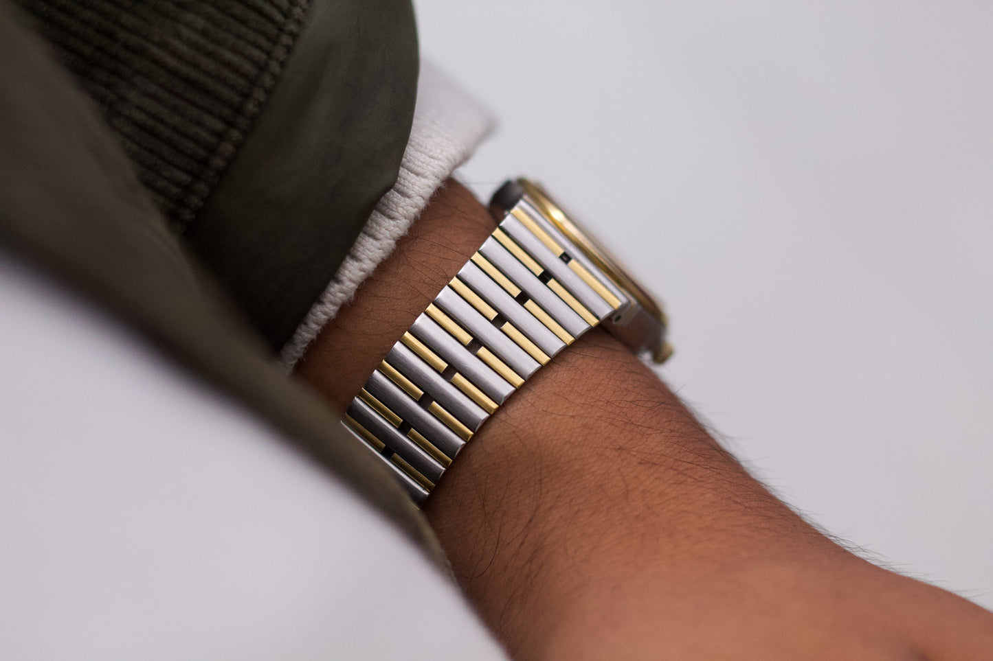1984 Seiko SQ 100 Textured Gray Dial Two Tone Men's Wrist-Watch