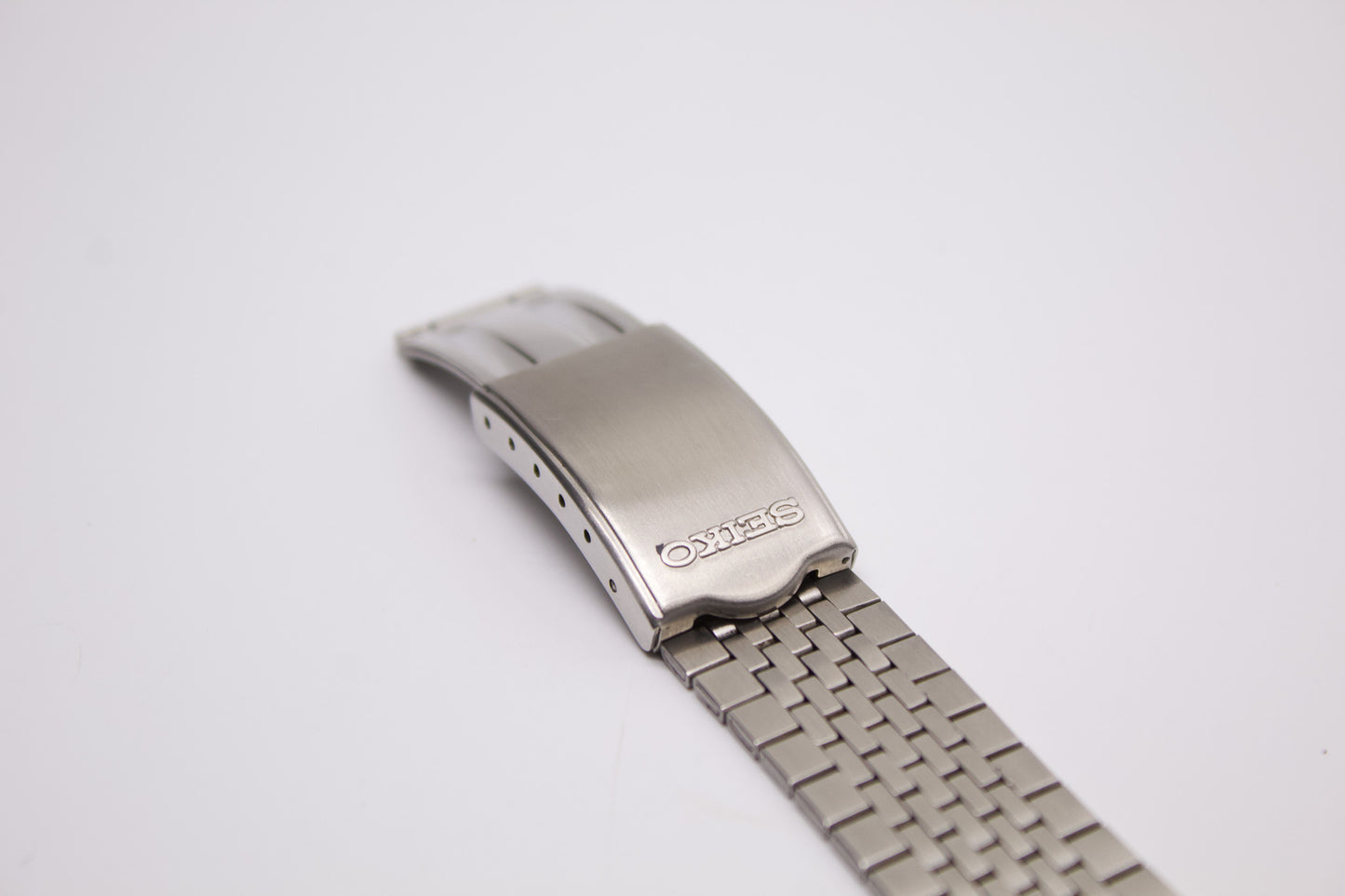 1993 Seiko Spirit Silver Textured Men's Sports Wrist-Watch