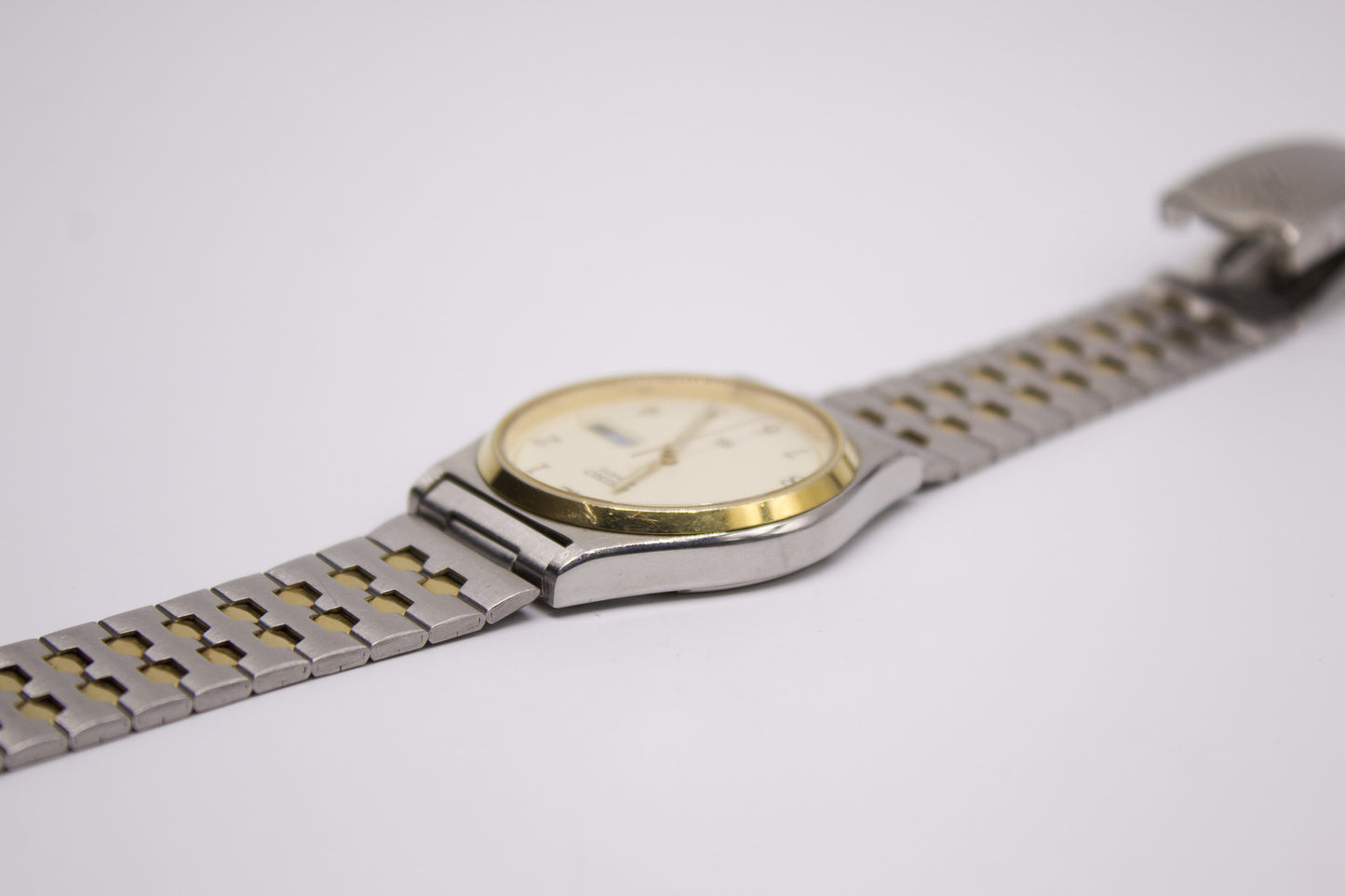 1990 Seiko SQ Light Golden Dial Two Tone Men's Wrist-Watch