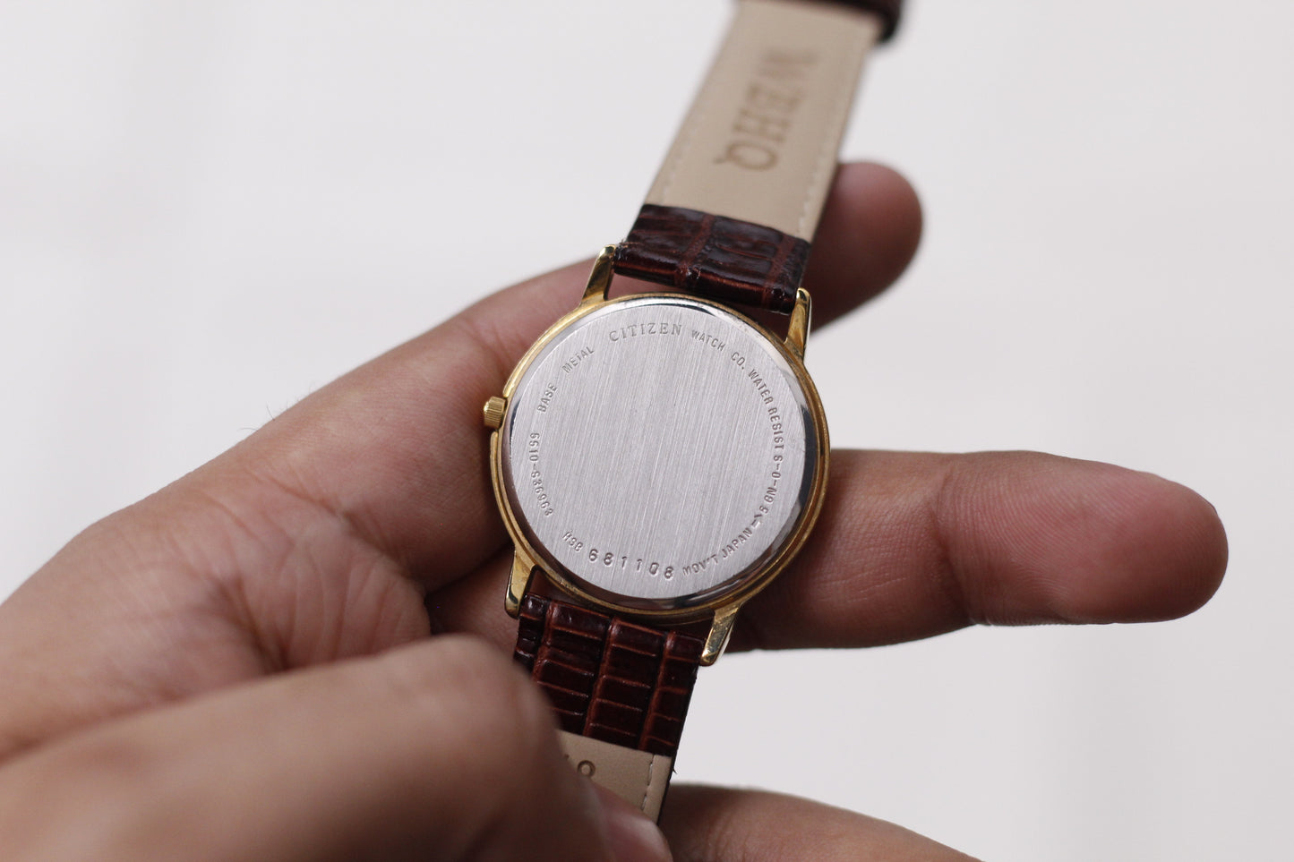 2006 Citizen Quartz Pale Golden Dial Roman Gold Toned Case Men's Wrist-Watch