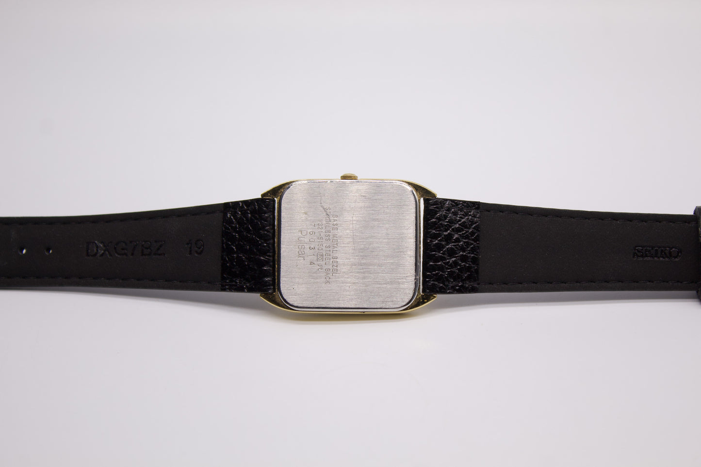 1997 Pulsar Straight Grain Golden Dial Men's Wrist-Watch