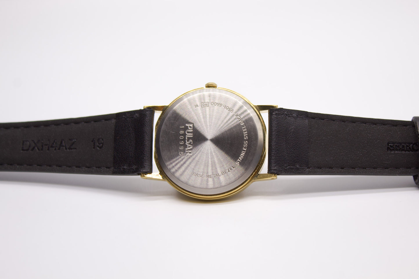 2001 Pulsar Quartz Straight Grain Golden Dial Men's Wrist-Watch