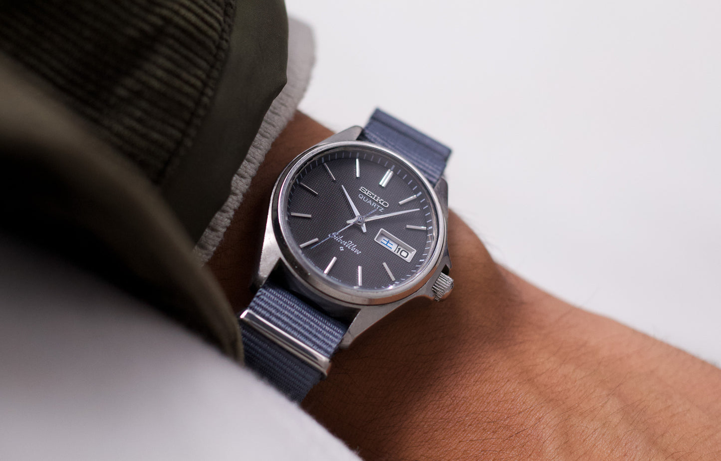 1977 Seiko Silverwave Deep Gray Waffle Textured Dial Men's Wrist-Watch
