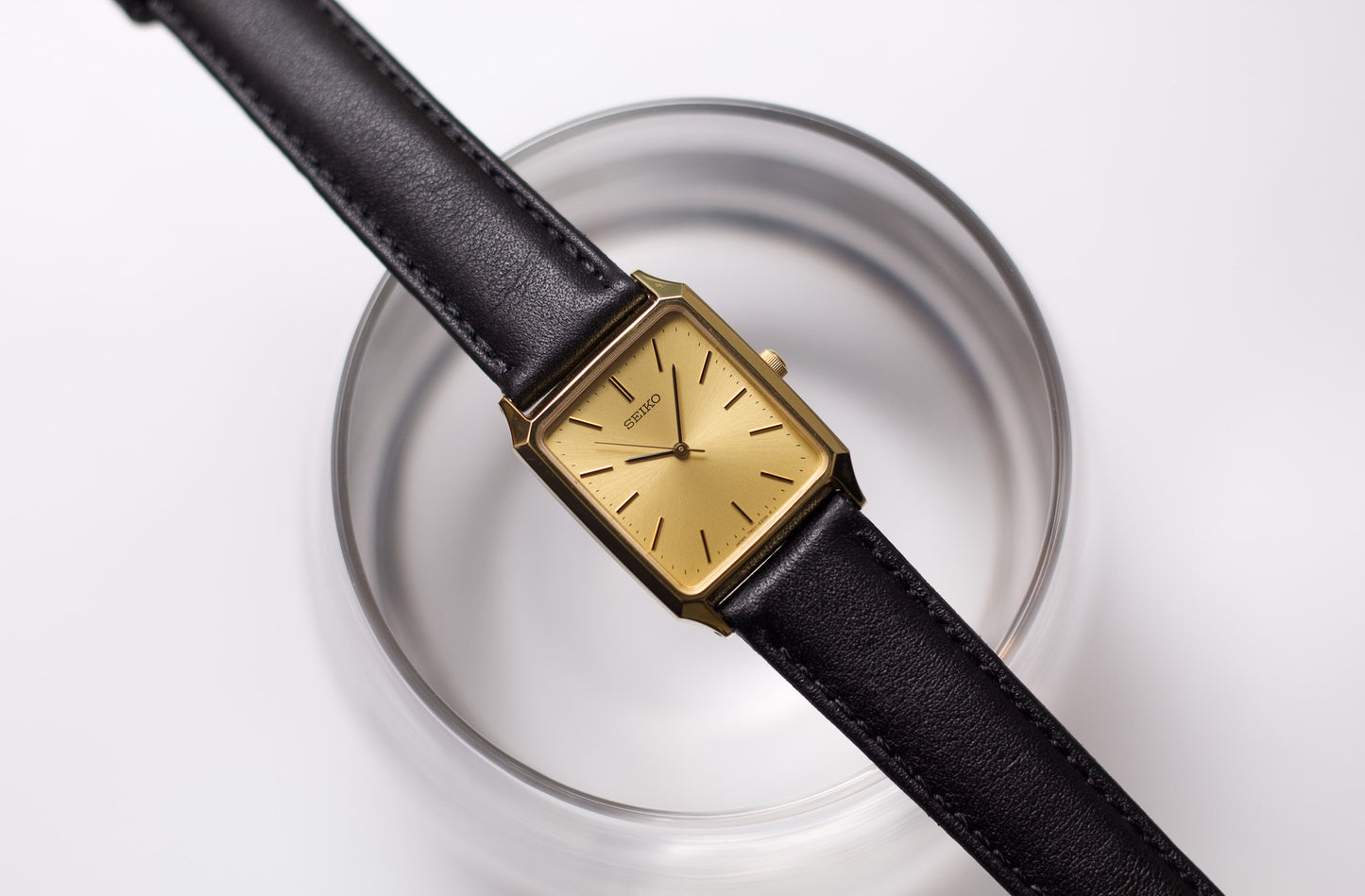 1992 Seiko Quartz Tank Golden Sunburst Dial Men's Wrist-Watch