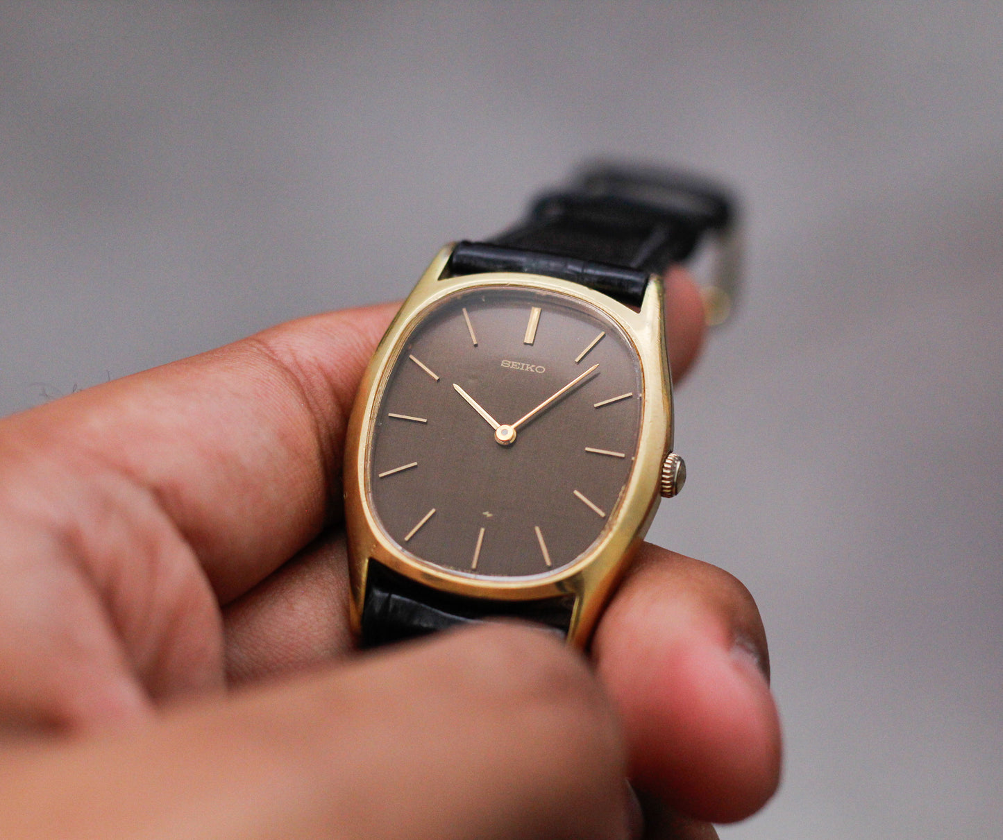 1977 Seiko Mechanical Coffee Linen Dial Baby Ellipse Men's Wrist-Watch