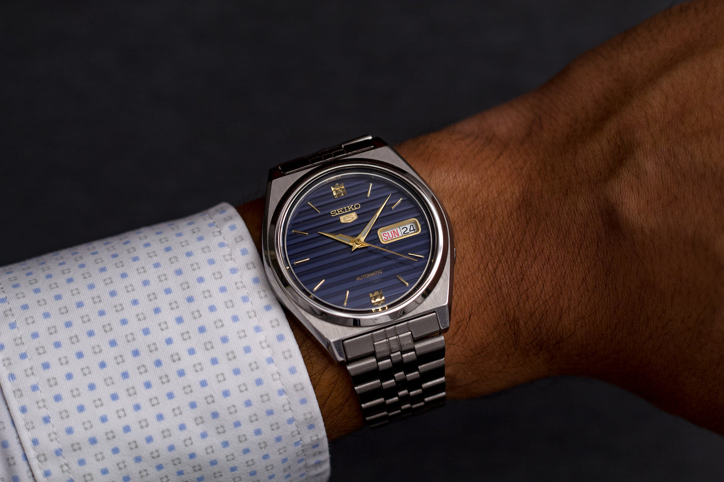 1998 Seiko 5 Navy Blue Linear Dial Men's Wrist-Watch