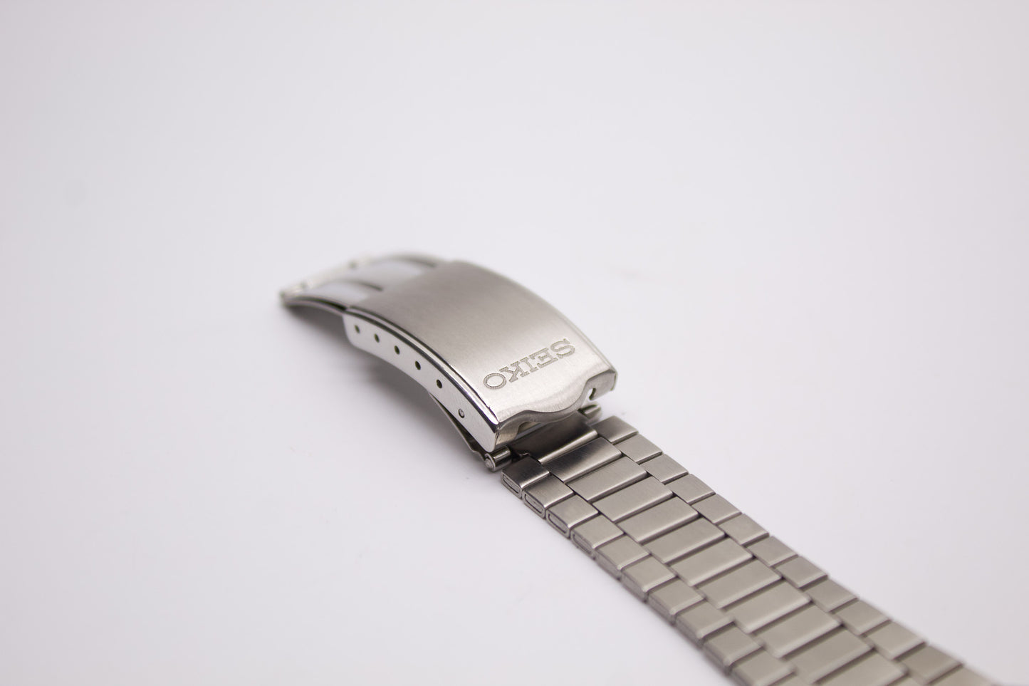 1995 Seiko Spirit Silver Quartz Men's Wrist-Watch