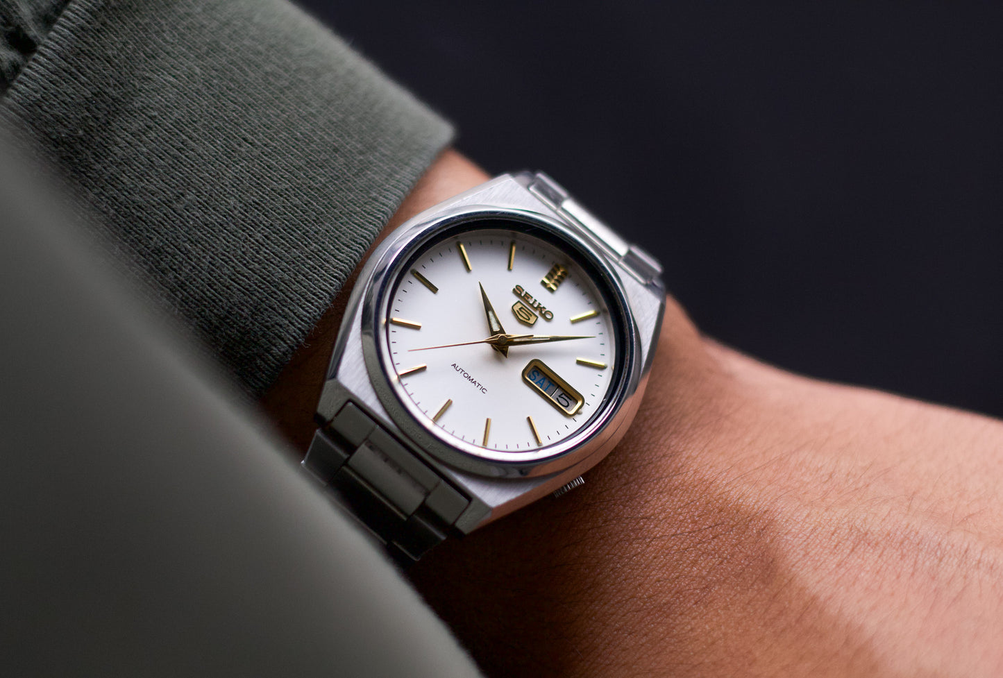 1990 Seiko 5 Automatic Silver Sunburst Dial Men's Wrist-Watch