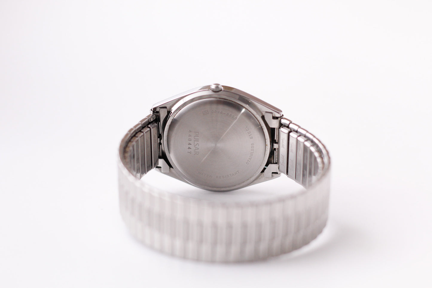 2004 Pulsar Quartz Straight Grain Silver Dial Men's Wrist-Watch W/Box