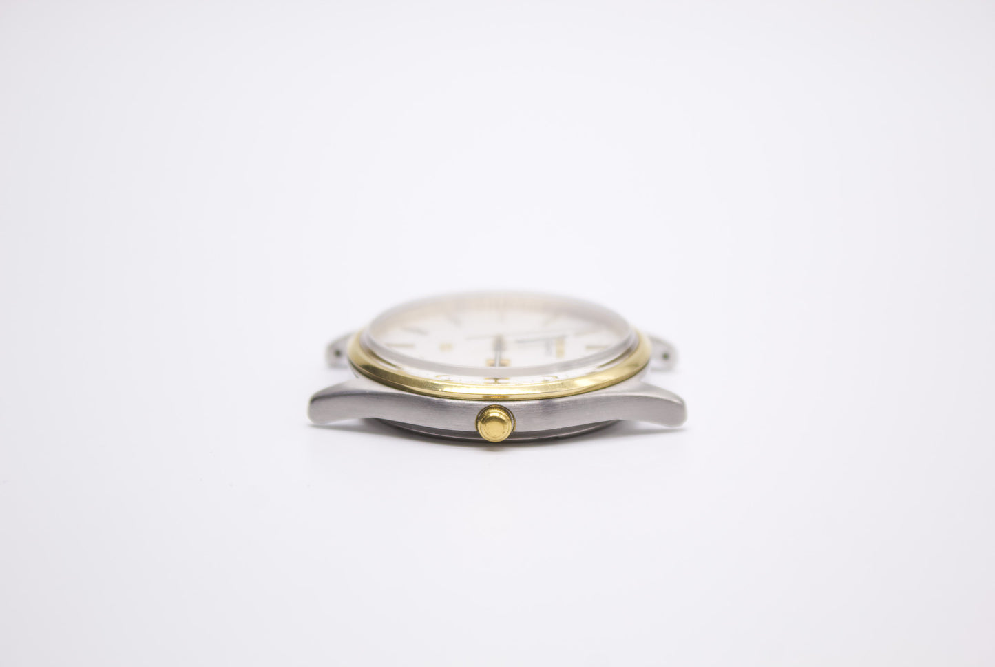 1992 Seiko SQ Straight Grain Silver Dial Men's Wrist-Watch