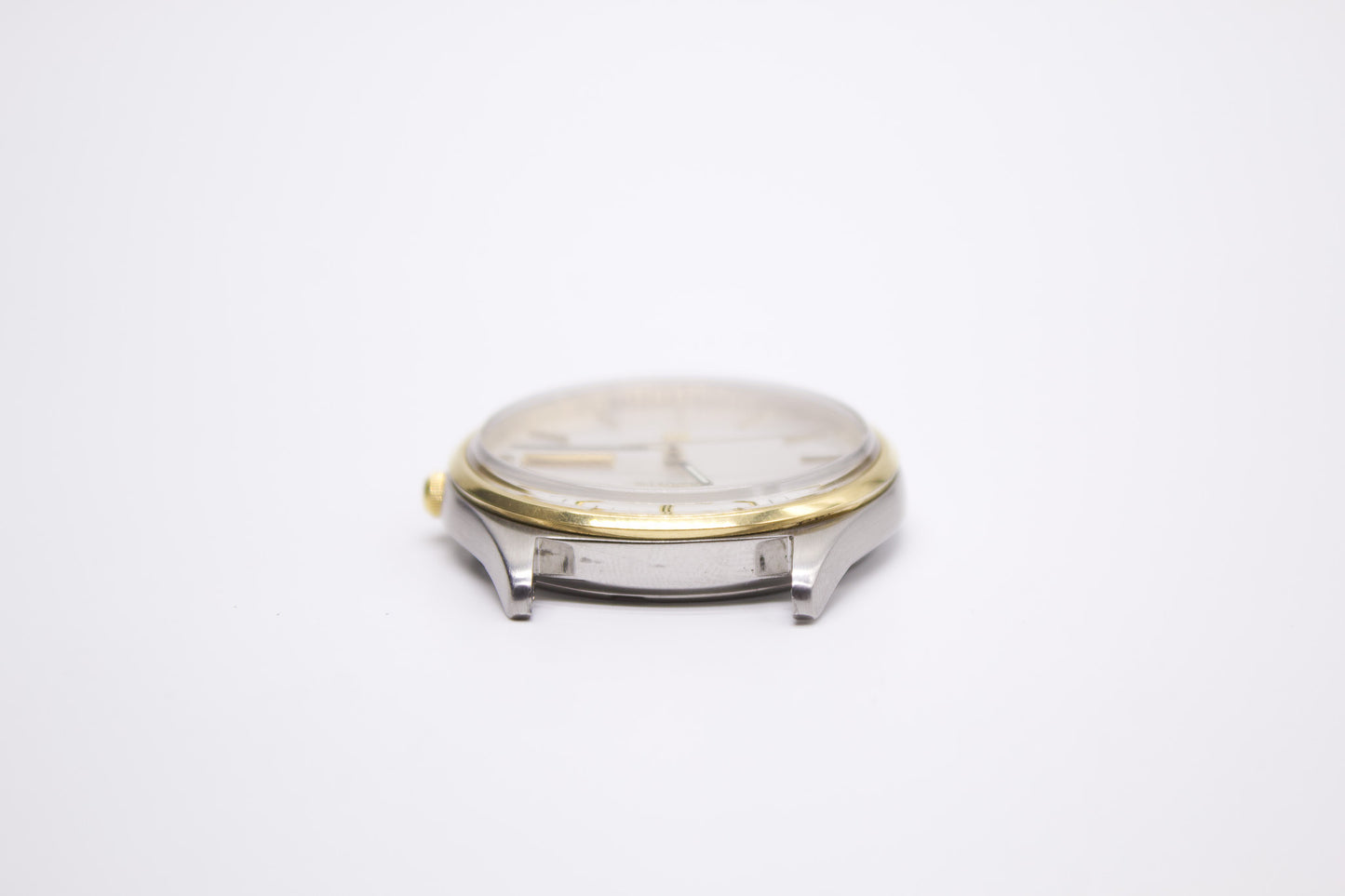 1992 Seiko SQ Straight Grain Silver Dial Men's Wrist-Watch