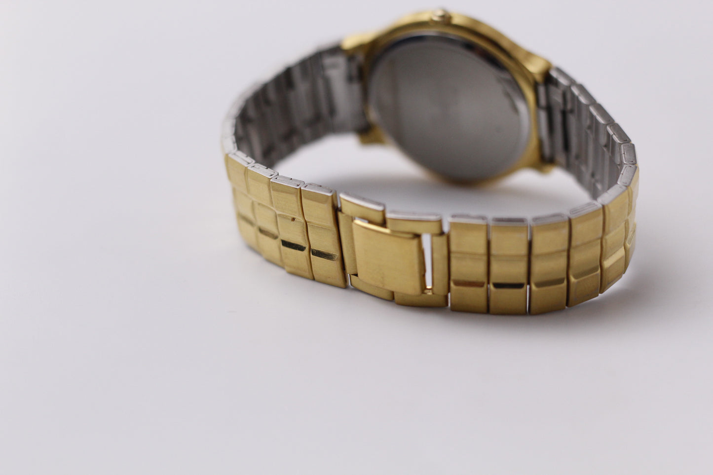 2000s Pulsar Quartz Straight Grain Golden Dial Men's Wrist-Watch