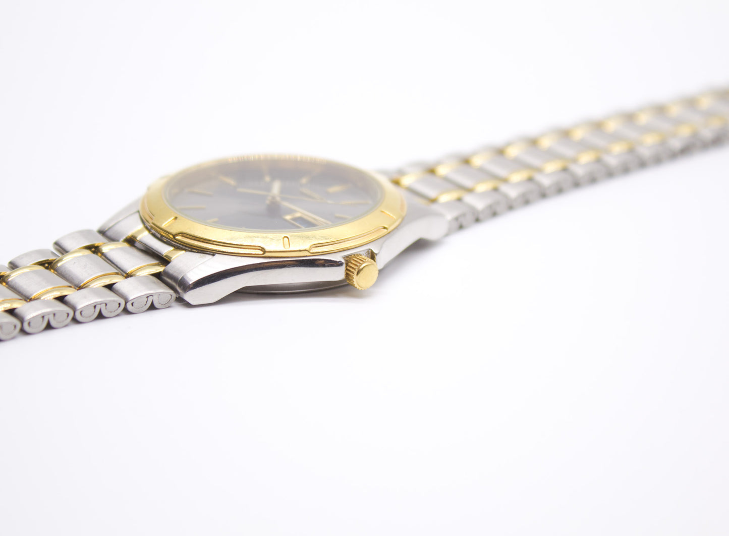 2001 Seiko Two Tone Quartz Sunburst Gray Dial Men's Wrist-Watch