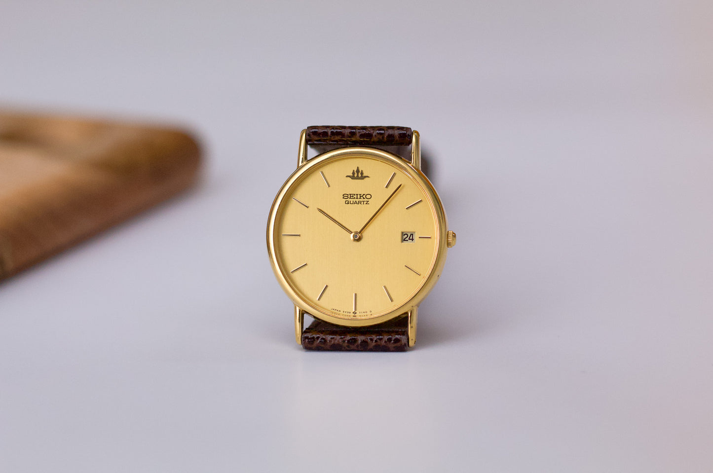 1990 Seiko Gold Straight Grain Dial Men's Quartz Wrist-Watch
