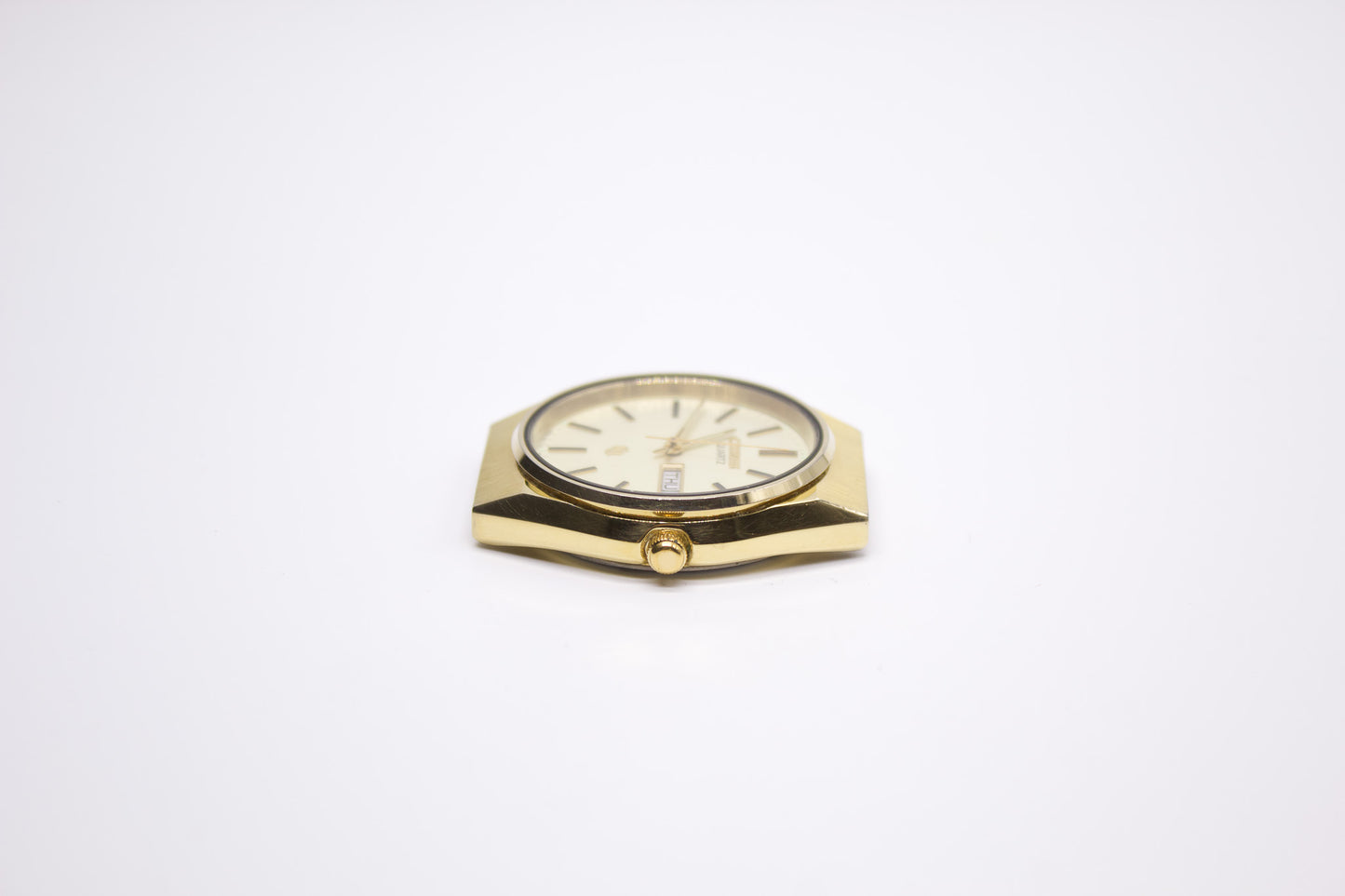 1993 Citizen Quartz Pale Golden Dial Men's Wrist-Watch W/Box & Papers