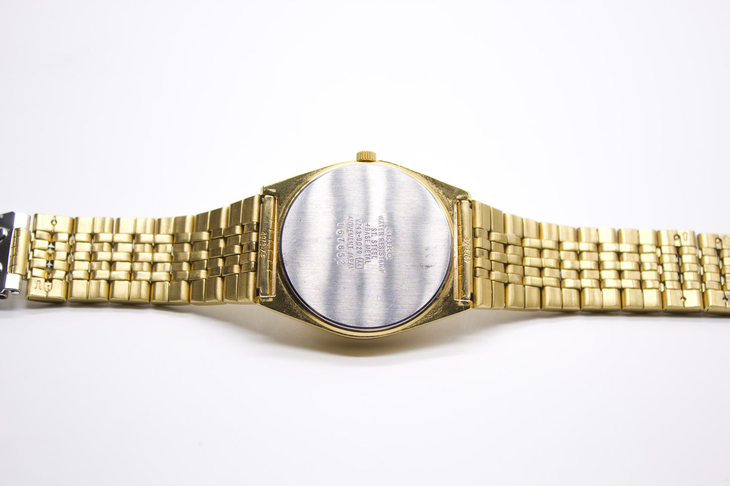 2001 Seiko Sports Quartz Silver Sunburst Dial Men's Wrist-Watch