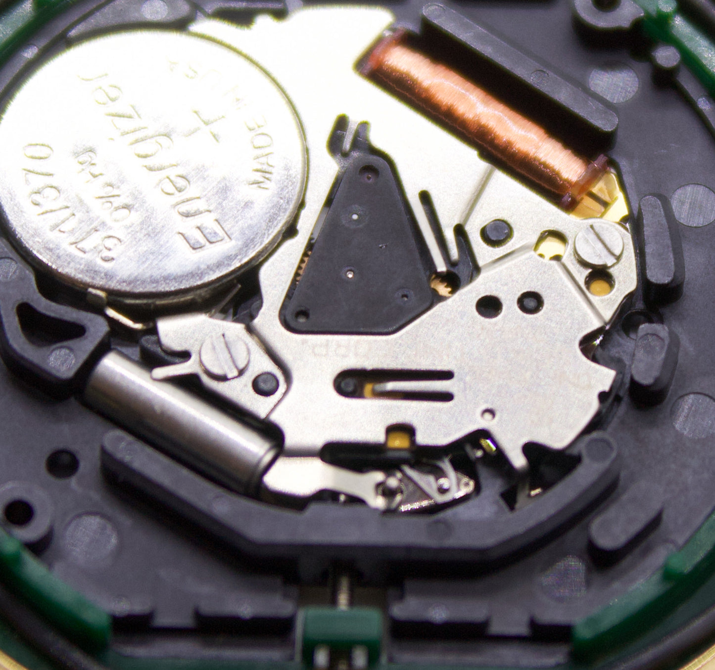 2001 Seiko Sports Quartz Silver Sunburst Dial Men's Wrist-Watch