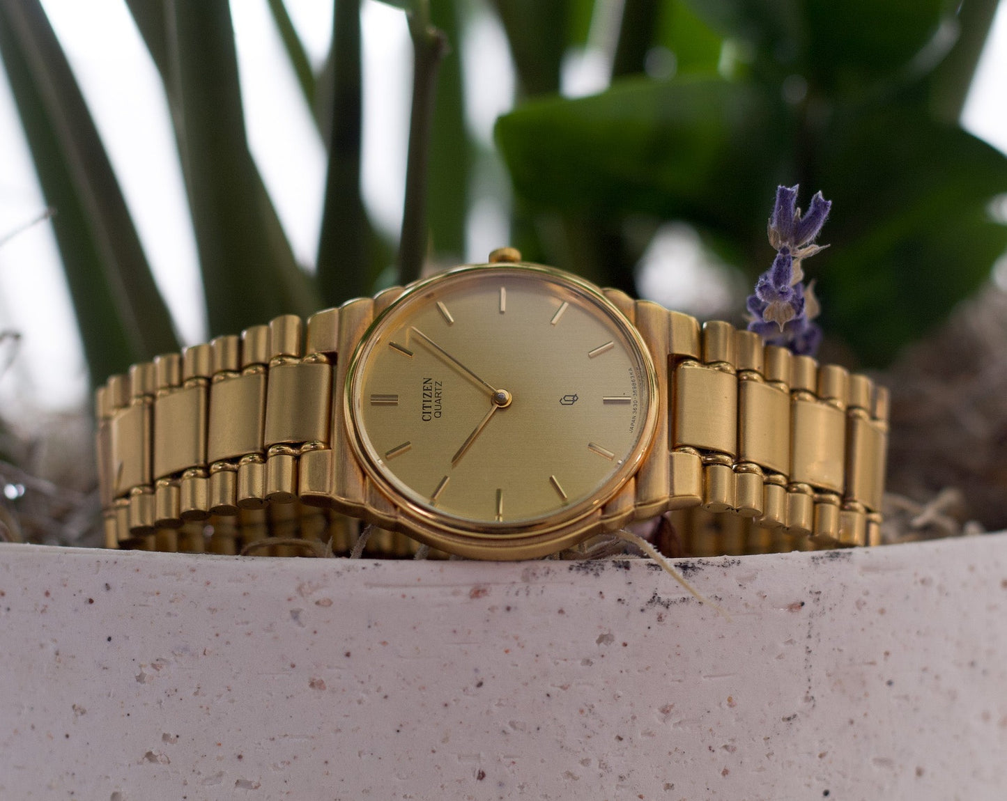 1990s Citizen Gold Toned Dial Men's Sports Dress Watch