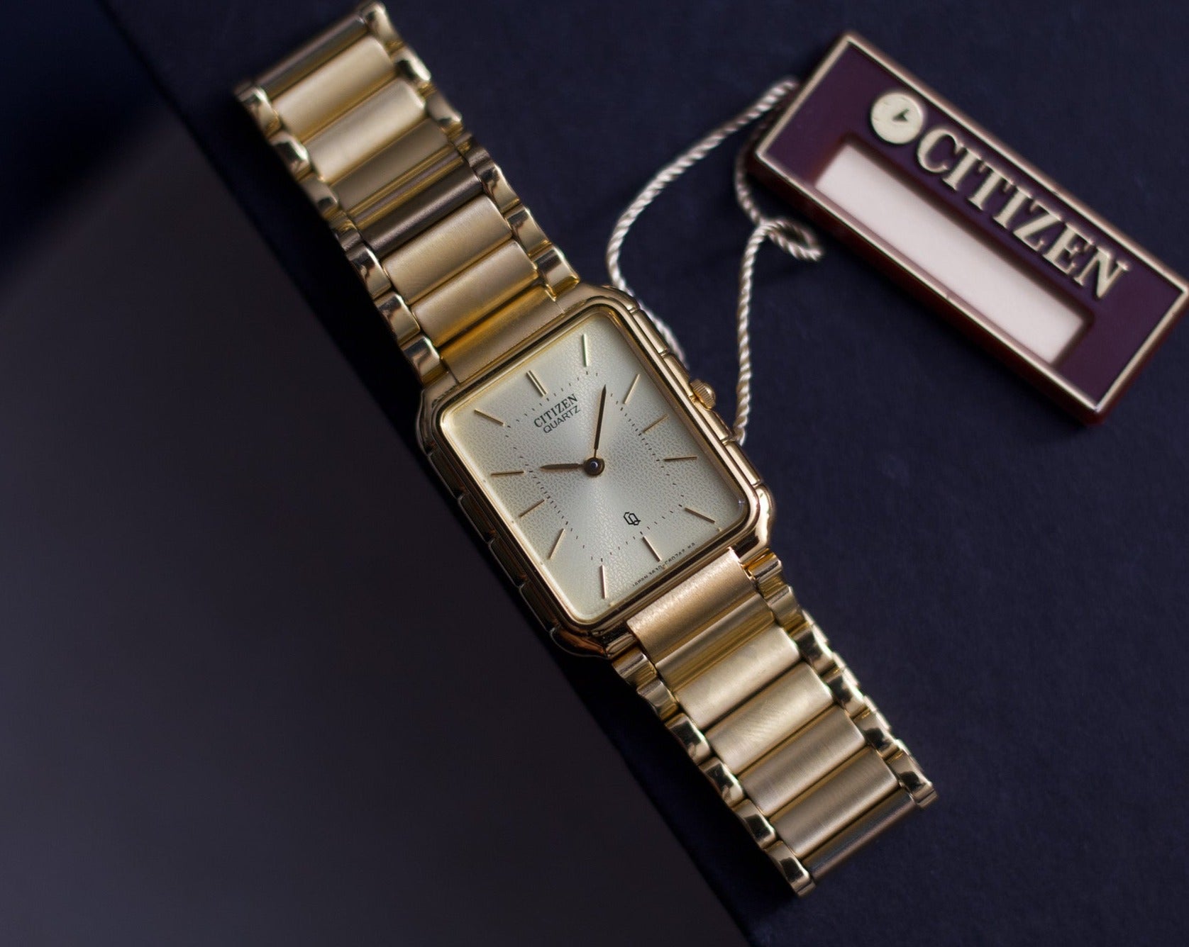 Mint] 1990s Citizen Gold Toned Tank Men's Wrist-Watch – Mecalco & Co.