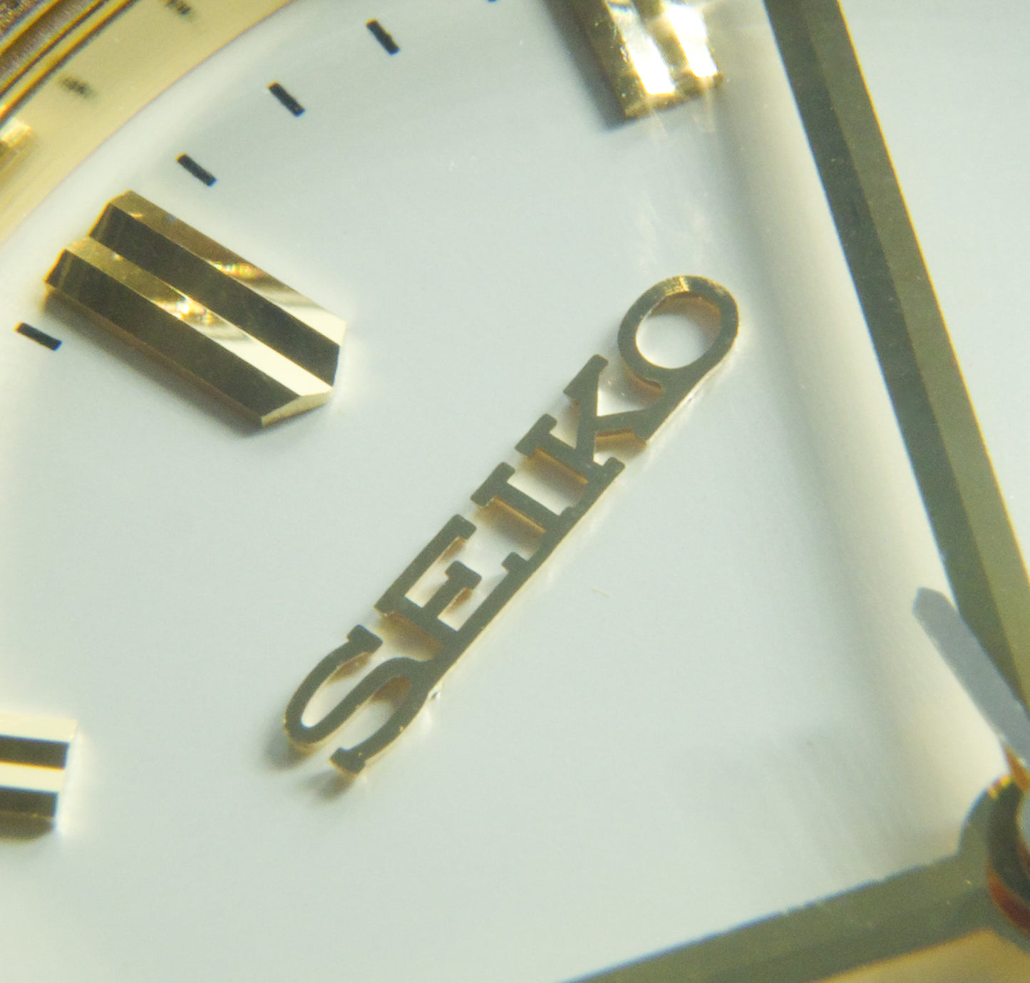 1999 Seiko Quartz Pale Gold Dial Men's Wrist-Watch