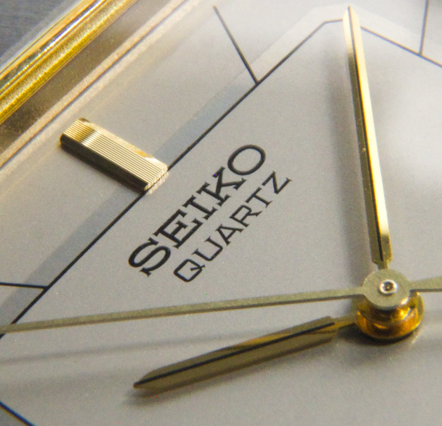 1982 Seiko Quartz Gray Dial Two Tone Men's Sport's Wrist-Watch