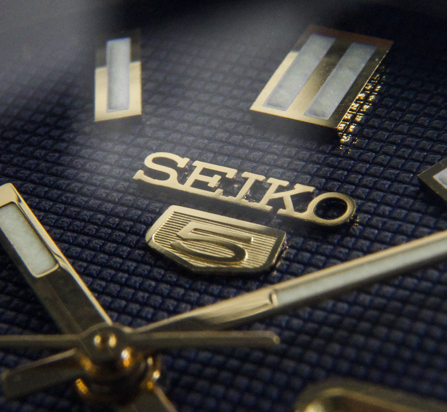 1997 Seiko 5 Midnight Blue Waffle Dial Men's Wrist-Watch