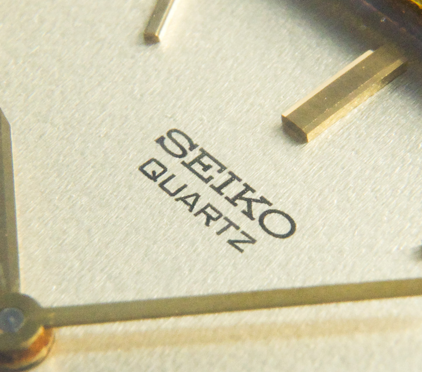 1983 Seiko Golden Ivory Dial Tank Style Watch Men's Wrist-Watch