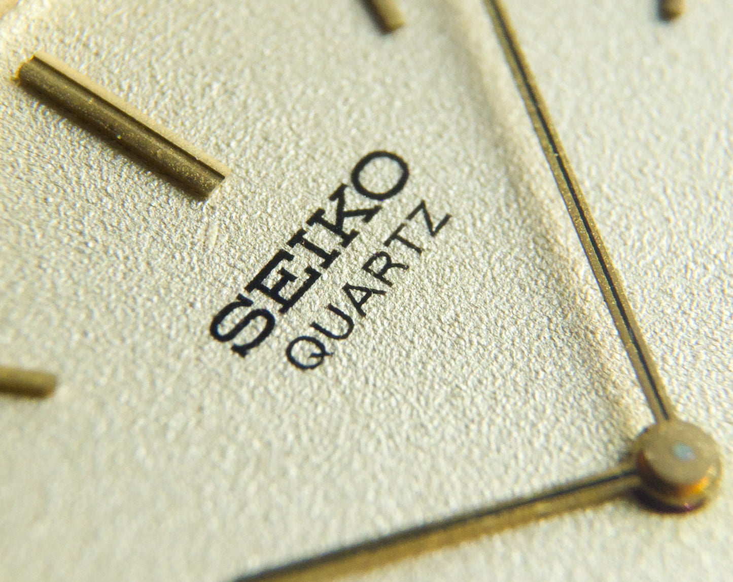1981 Seiko Dolce Linen Bezel Gold Toned Men's Quartz Wrist-Watch
