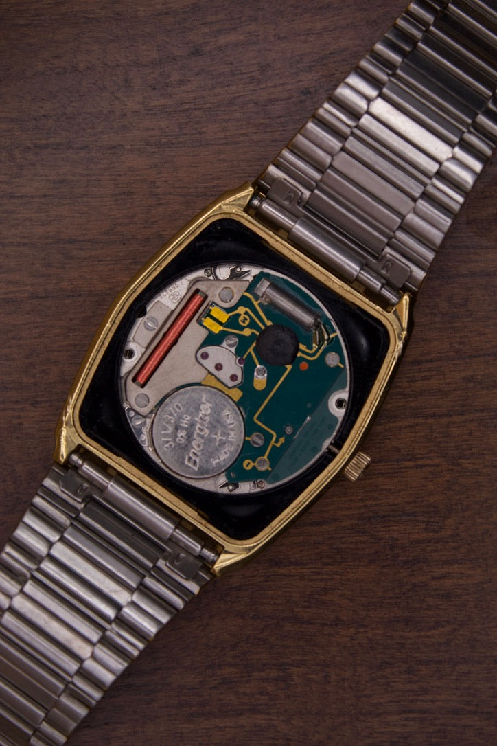 Vintage 1980's Hamilton Quartz Swiss Made Men's Wristwatch 7 Jewels