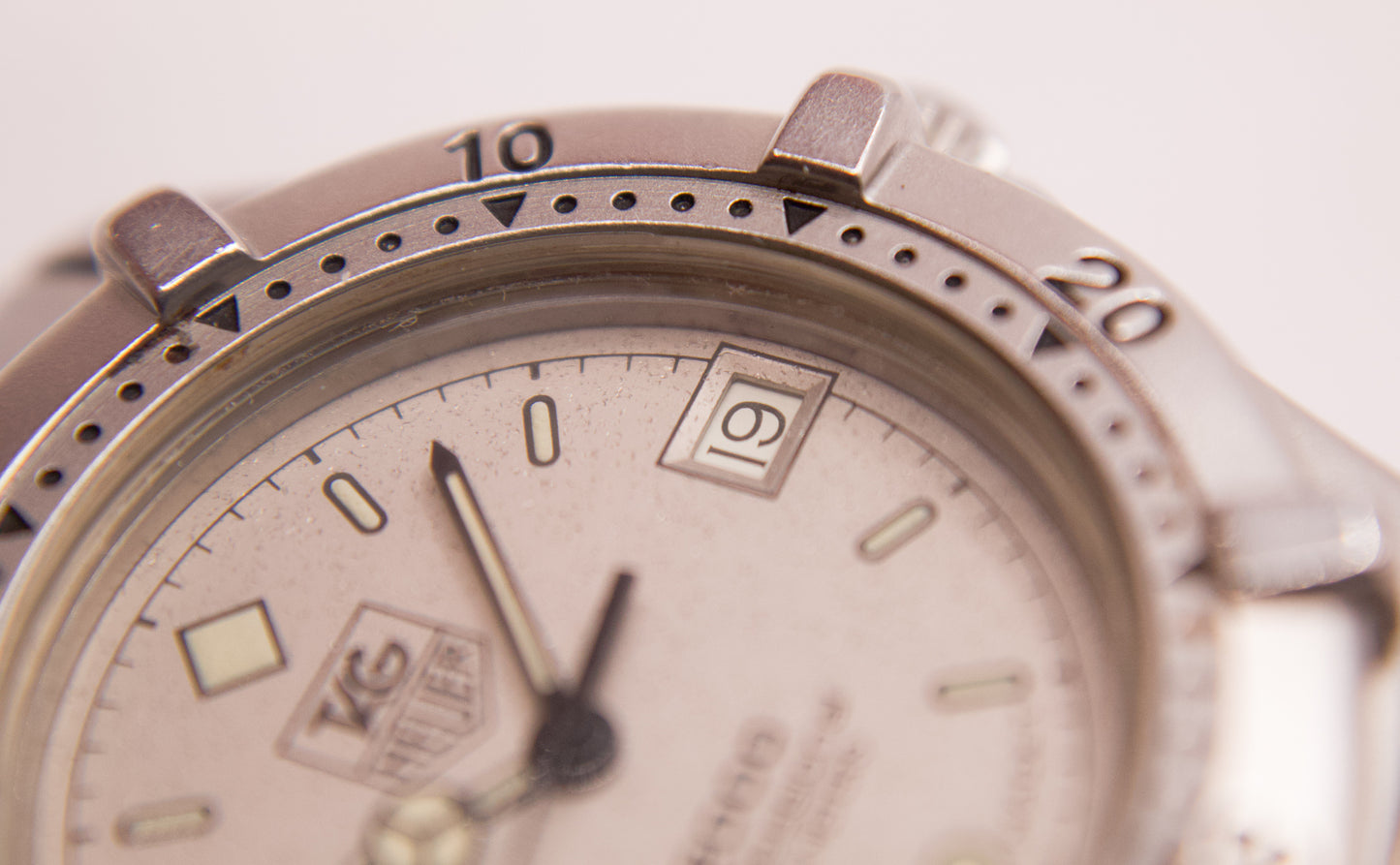 1980s Tag Heuer 2000 Professional Concrete Dial Men's Wrist-Watch (With Box/Papers)