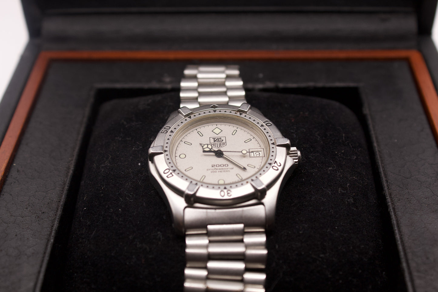 1980s Tag Heuer 2000 Professional Concrete Dial Men's Wrist-Watch (With Box/Papers)
