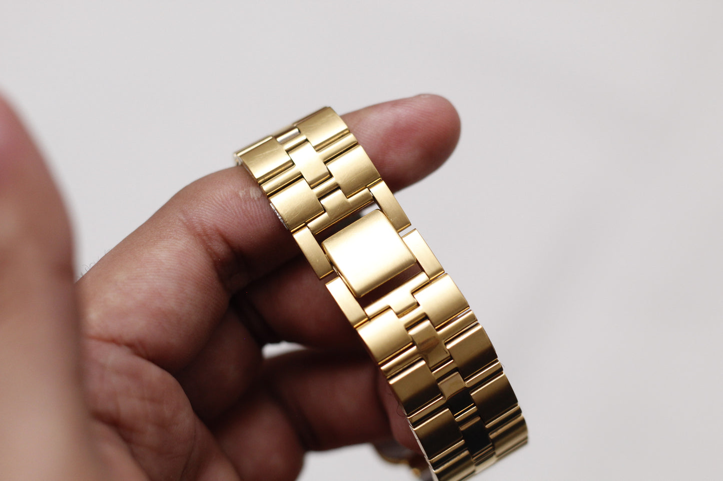 2000 Pulsar Quartz Champagne Sunburst Dial Men's Wrist-Watch W/Box