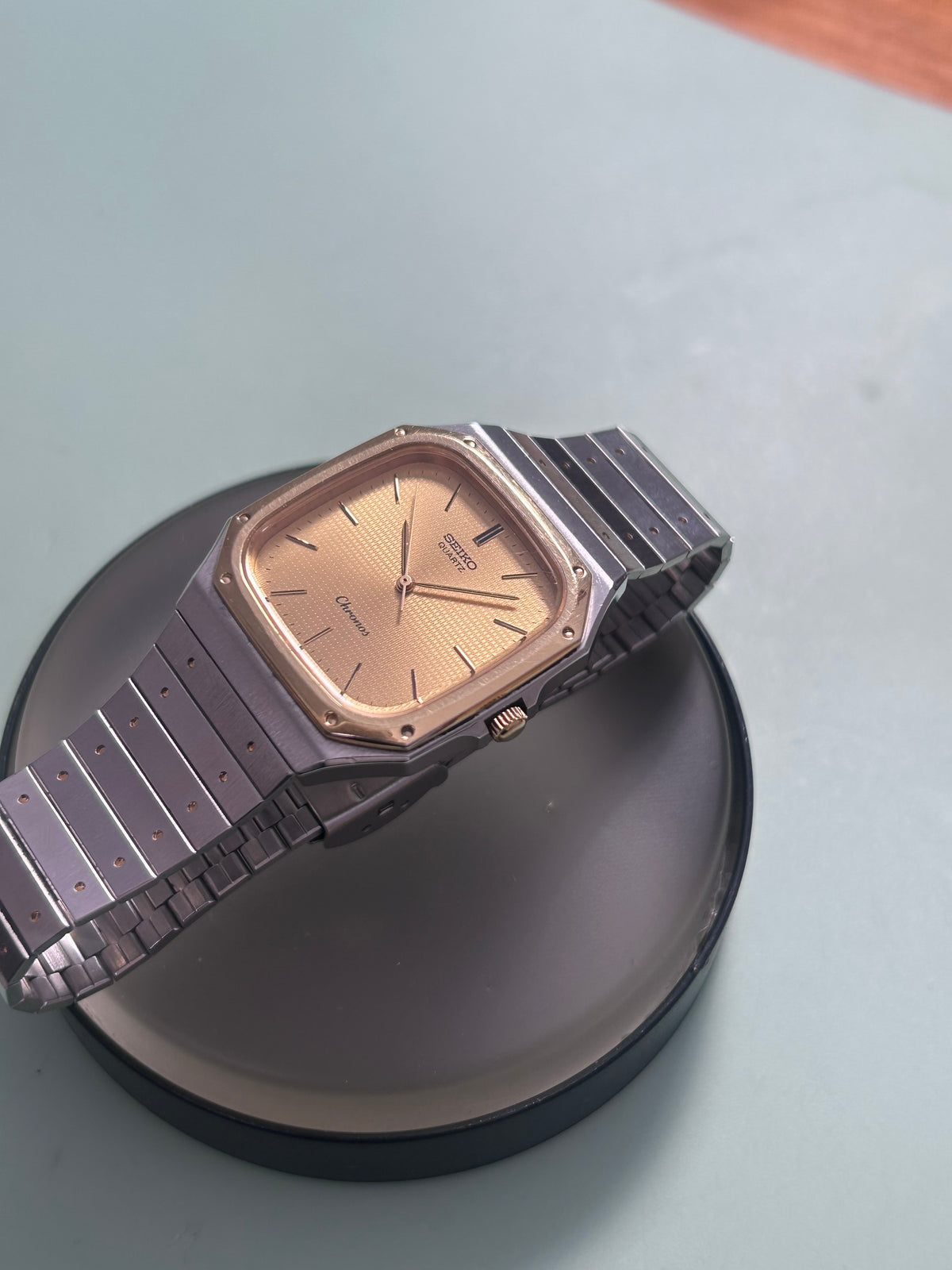 [Reserved] 1985 Seiko Chronos 'Baby Santos' Textured Golden Dial Men's Wrist-Watch