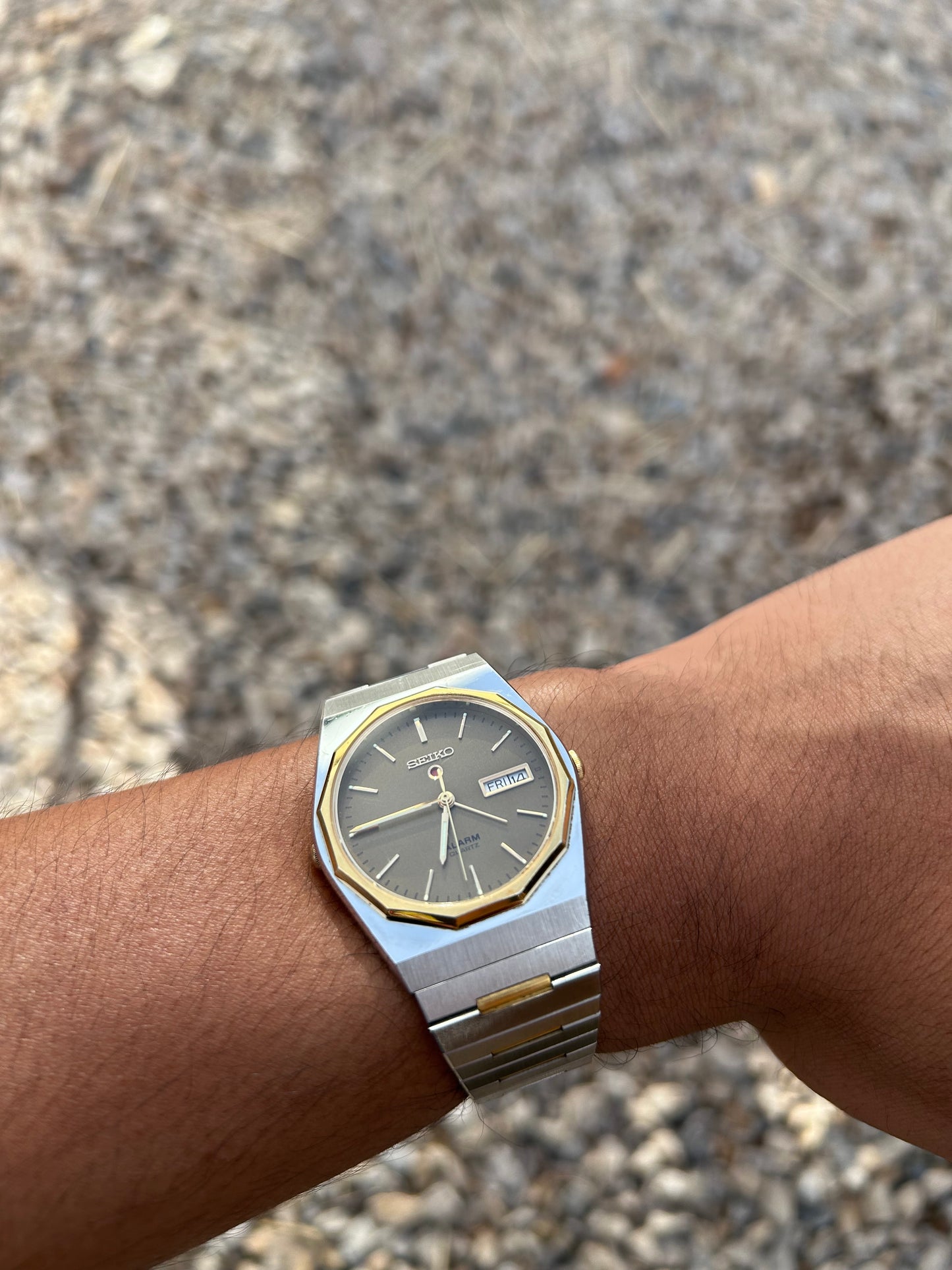 [Reserved] 1985 Seiko Quartz Alarm Two Tone Case Men’s Wrist-Watch