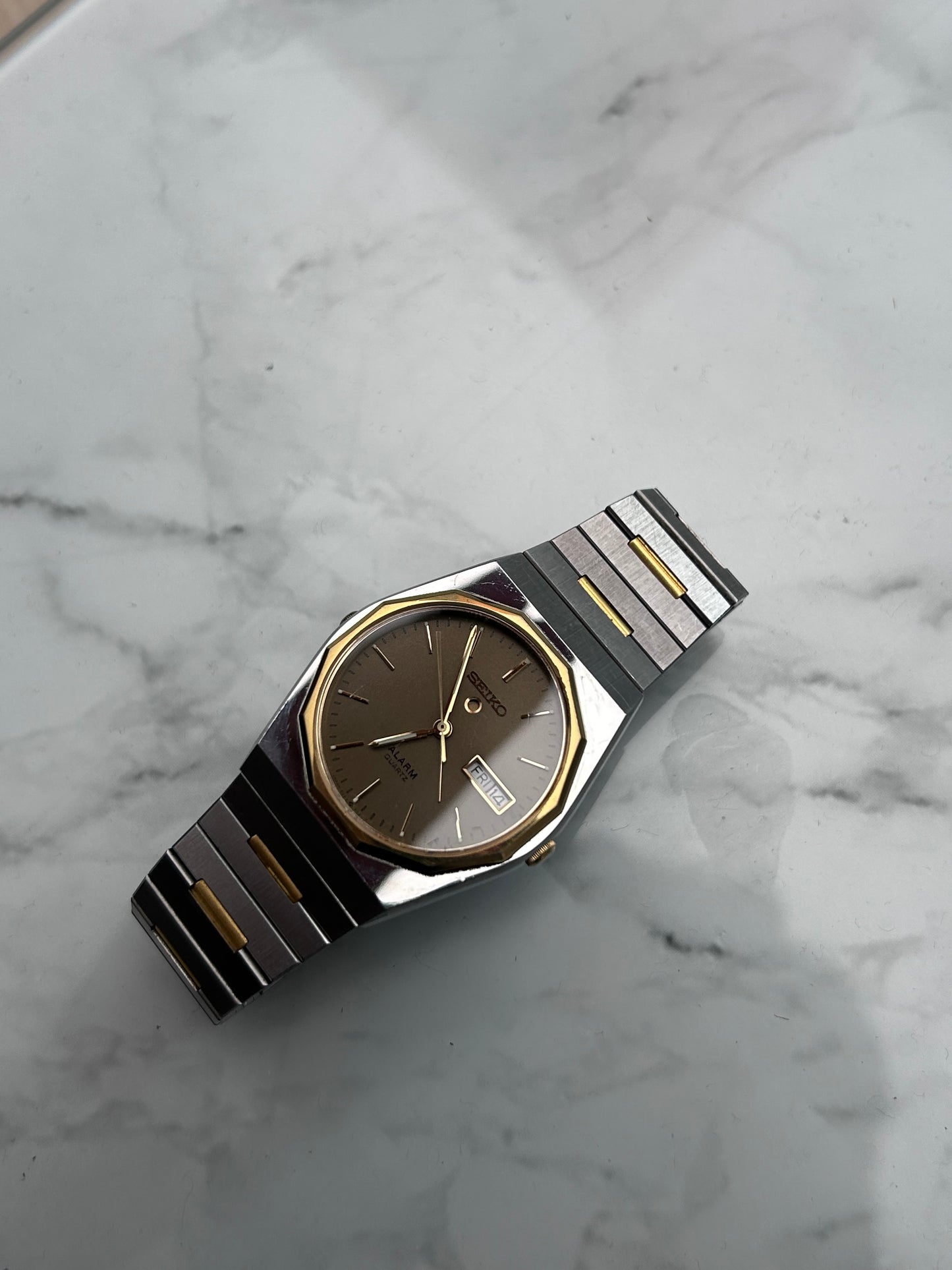 [Reserved] 1985 Seiko Quartz Alarm Two Tone Case Men’s Wrist-Watch