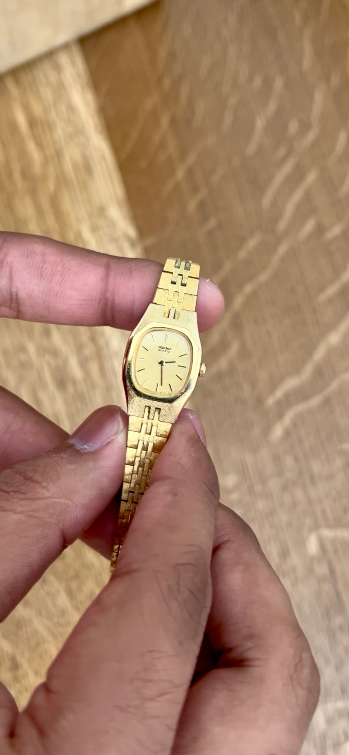 1985 Seiko Quartz Golden Dial Ladies’ Wrist-Watch