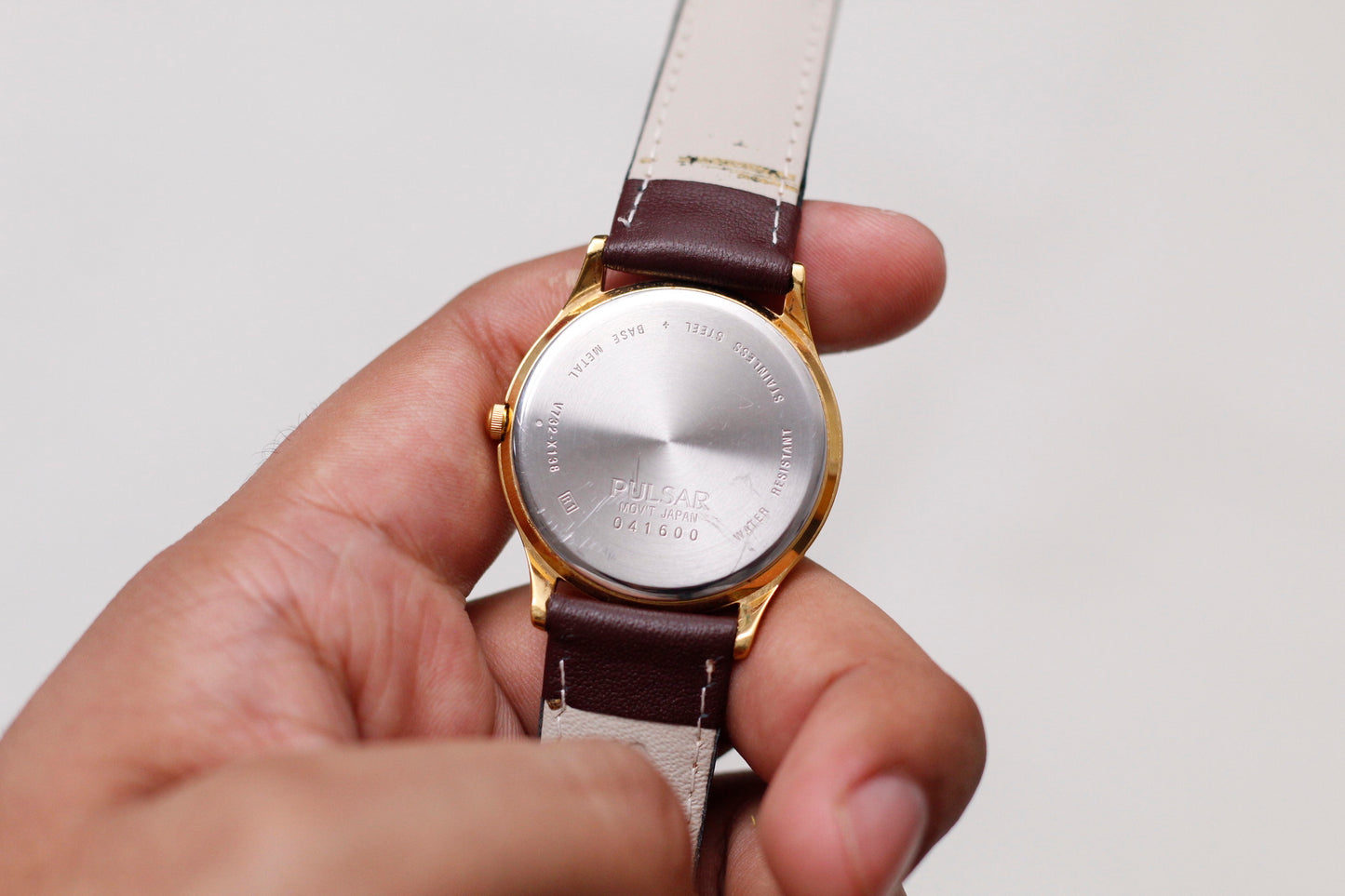2000 Pulsar Quartz Golden Sunburst Dial Men's Wrist-Watch