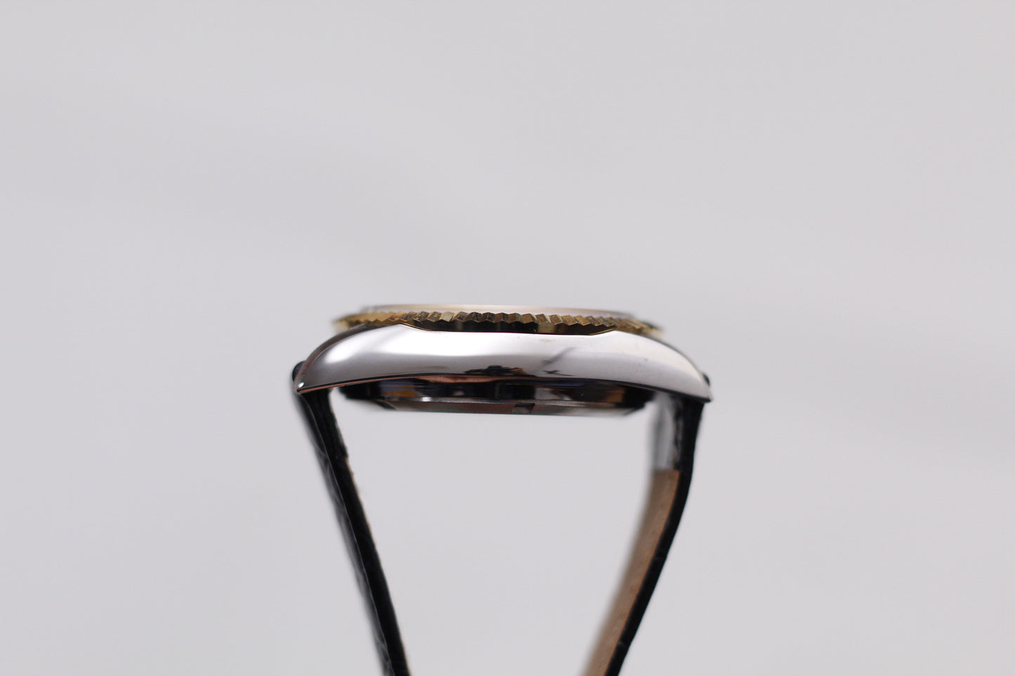 1980s Helbros Baby Day-Date Straight Grain Golden Dial Men's Wrist-Watch W/Box