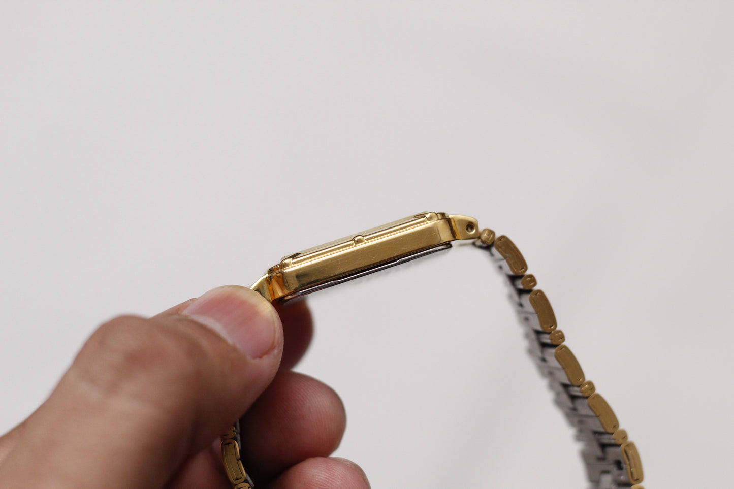 2000 Pulsar Quartz Champagne Sunburst Dial Men's Wrist-Watch W/Box