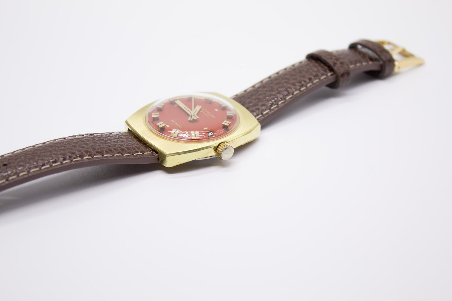 [Serviced] 1970s Wittnauer Automatic Light Red Dial Men's Wrist-Watch