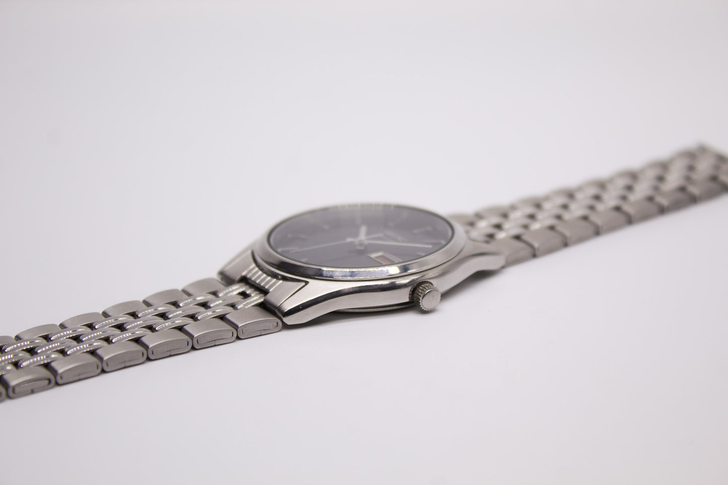 1998 Seiko Quartz Marine Blue Sunburst Grain Dial Men's Wrist-Watch