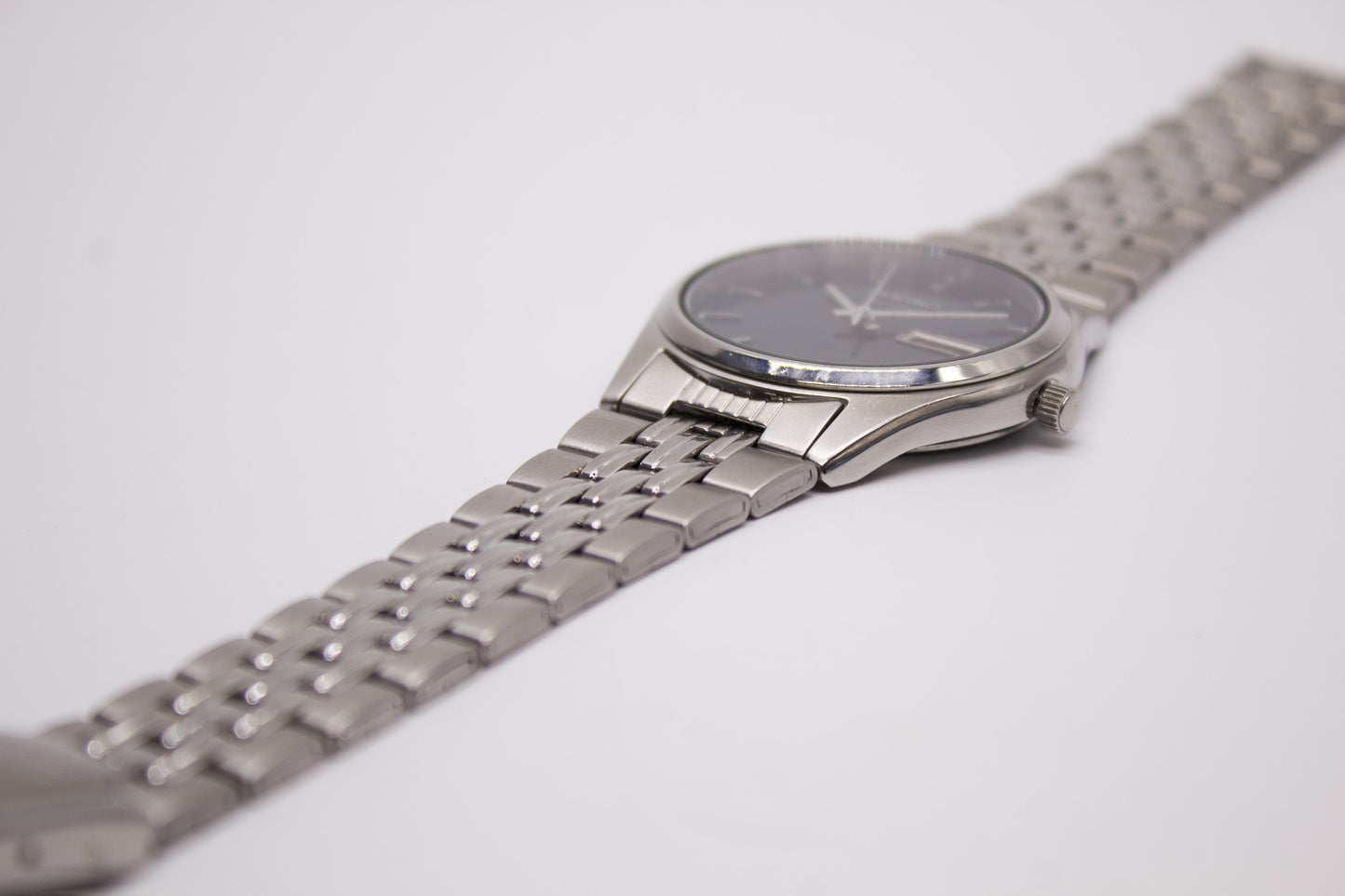1998 Seiko Quartz Marine Blue Sunburst Grain Dial Men's Wrist-Watch