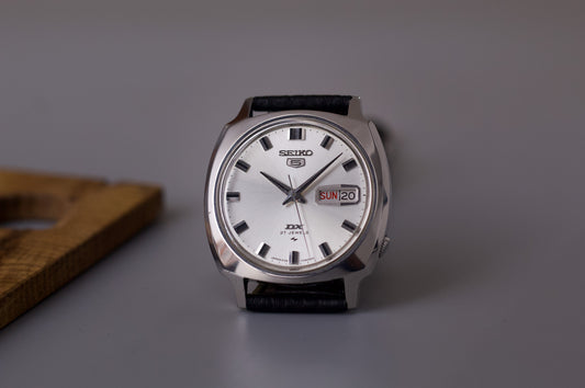 [Serviced] 1968 Seiko 5 Automatic Silver Sunburst Dial Men's Wrist-Watch