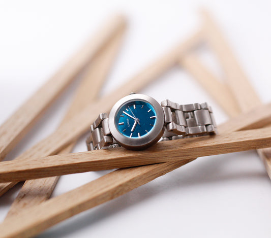 1990s Lorus Quartz Brilliant Blue Dial Ladies's Wrist-Watch