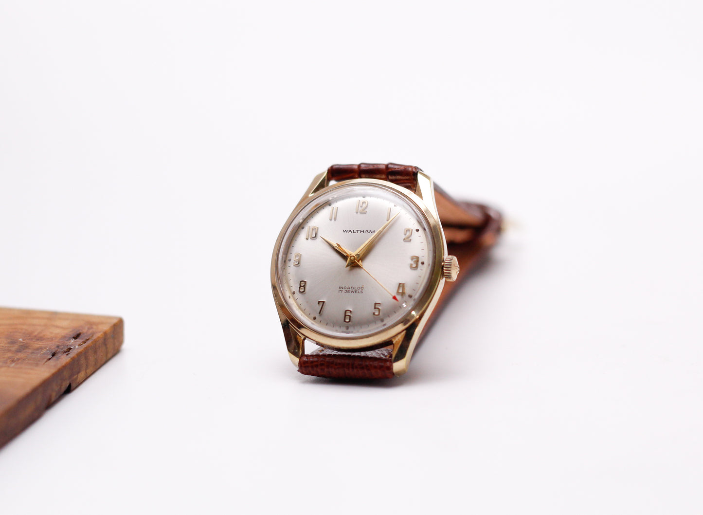 [Serviced] 1969 Waltham Mechanical Champagne Sunburst Dial Men's Wrist-Watch