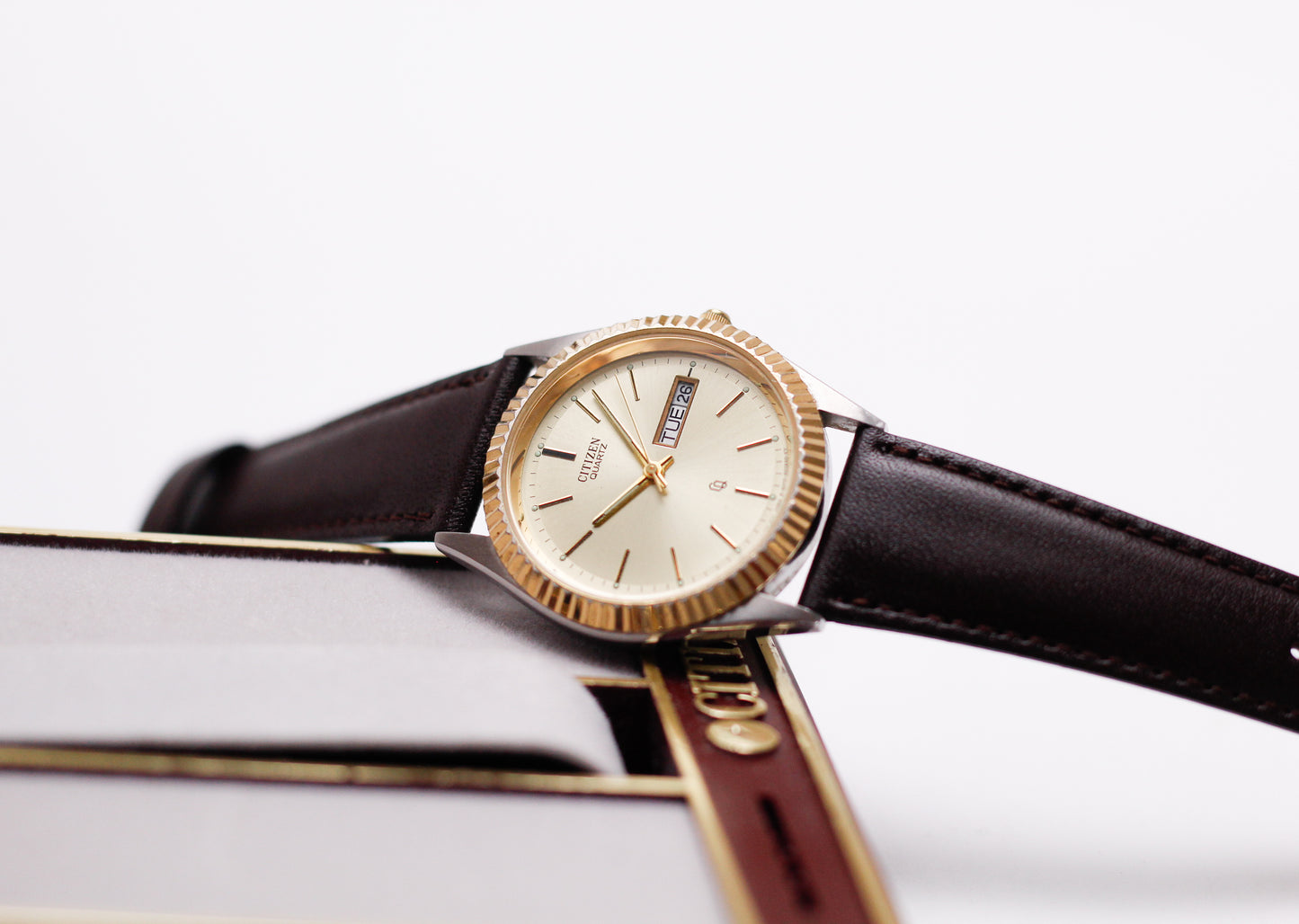 1992 Citizen Baby 'Day-Date' Champagne Sunburst Dial Two Tone Men's Wrist Watch W/Box & Papers