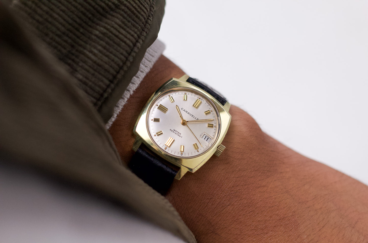 [Serviced] 1960s Caravelle Mechanical Silver Sunburst Dial Men's Wrist-Watch