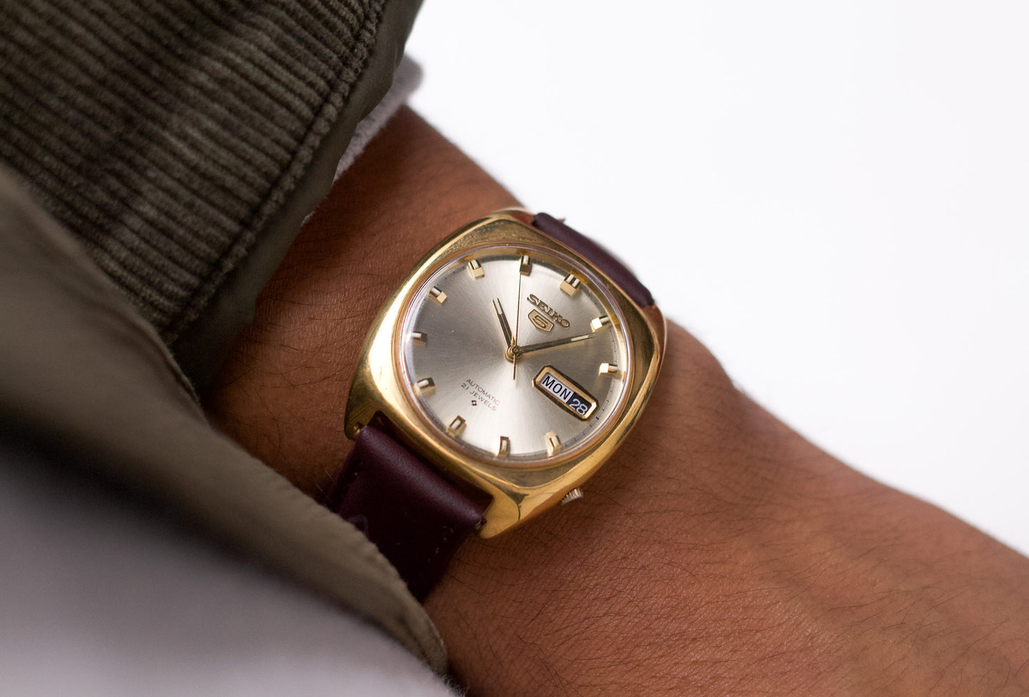 [Serviced] 1969 Seiko 5 Golden Sunburst Dial Men's Wrist-Watch