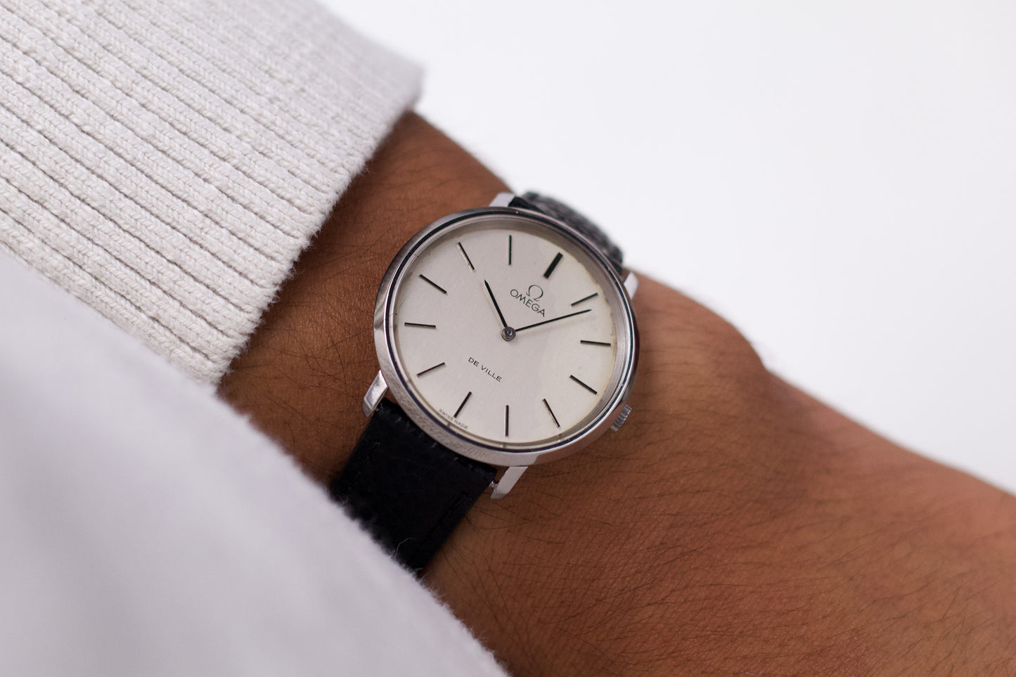 [Serviced] 1970s Omega De Ville Mechanical Straight Grain Silver Dial