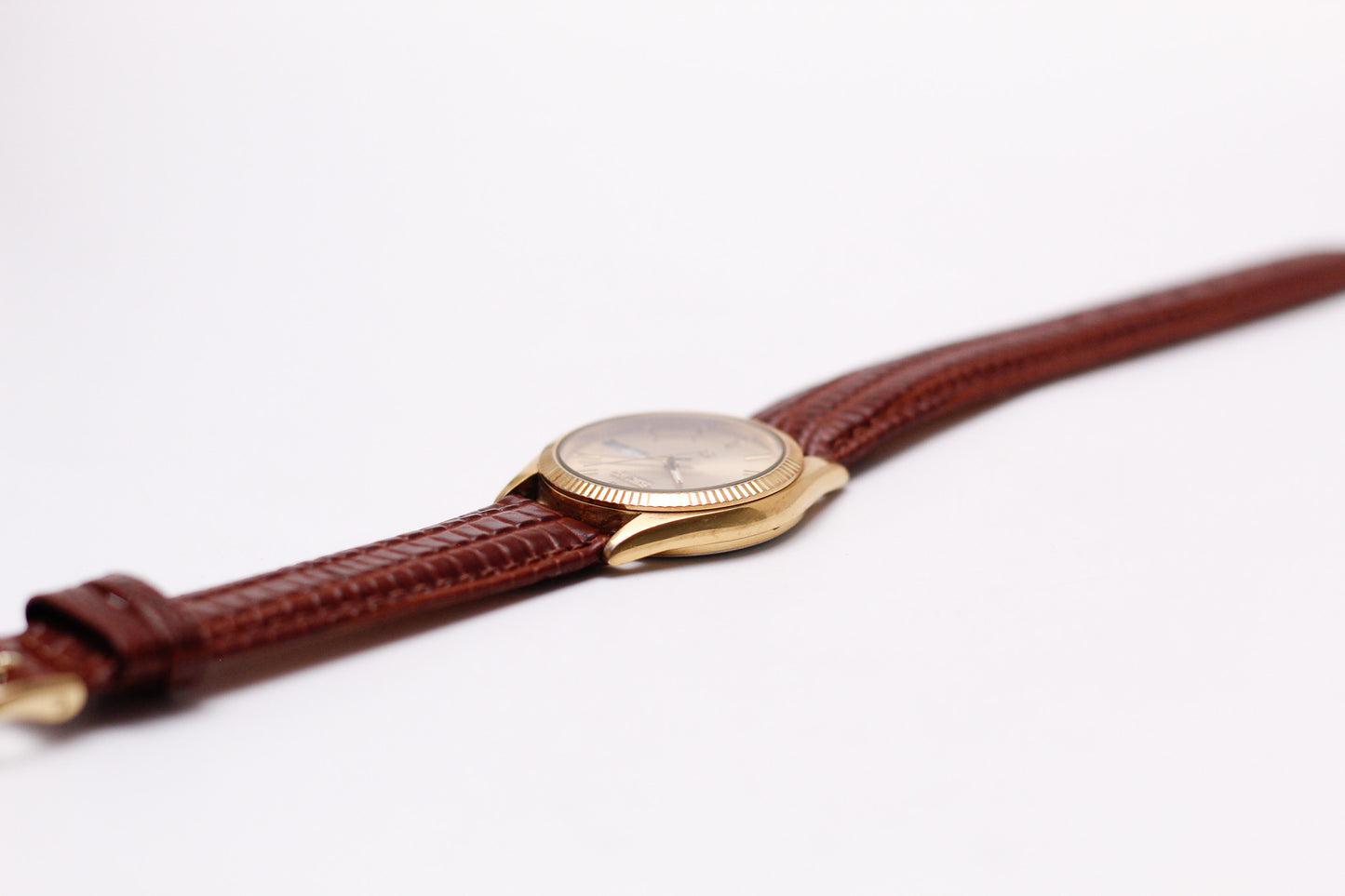 1985 Seiko SQ Quartz Brushed Golden Dial Fluted Bezel Men's Wrist-Watch